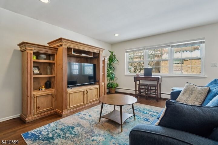 Property Photo:  320 South St 1D  NJ 07960 