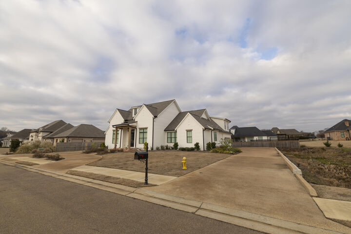 Property Photo: 109 Somersett MS 39759