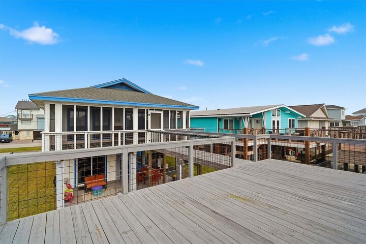 Property Photo:  271 Barracuda Street  TX 77563 