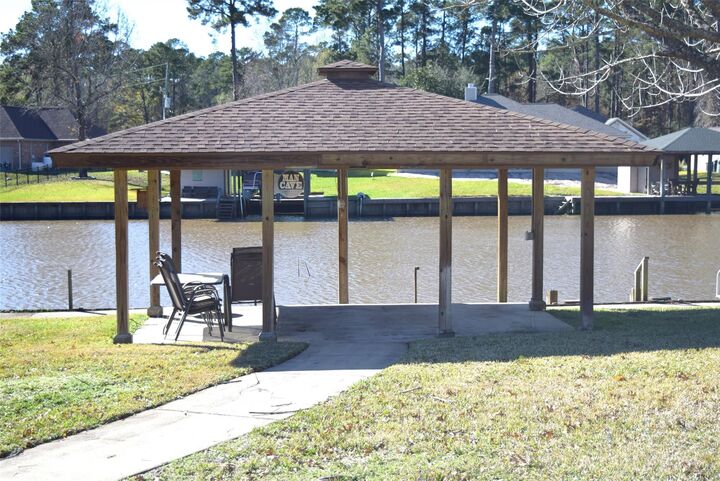 Property Photo:  26 Westpoint Drive  TX 75862 