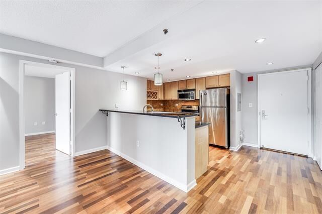 Property Photo:  700 1st St 3K  NJ 07030 