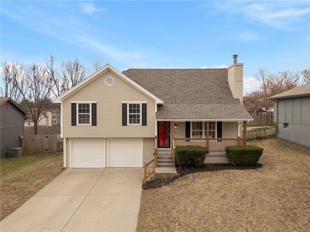 Property Photo:  3700 NW Hidden Pointe Drive  MO 64015 