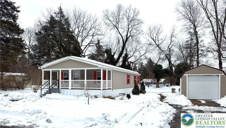 Property Photo:  4929 Cedar Grove  PA 18013 