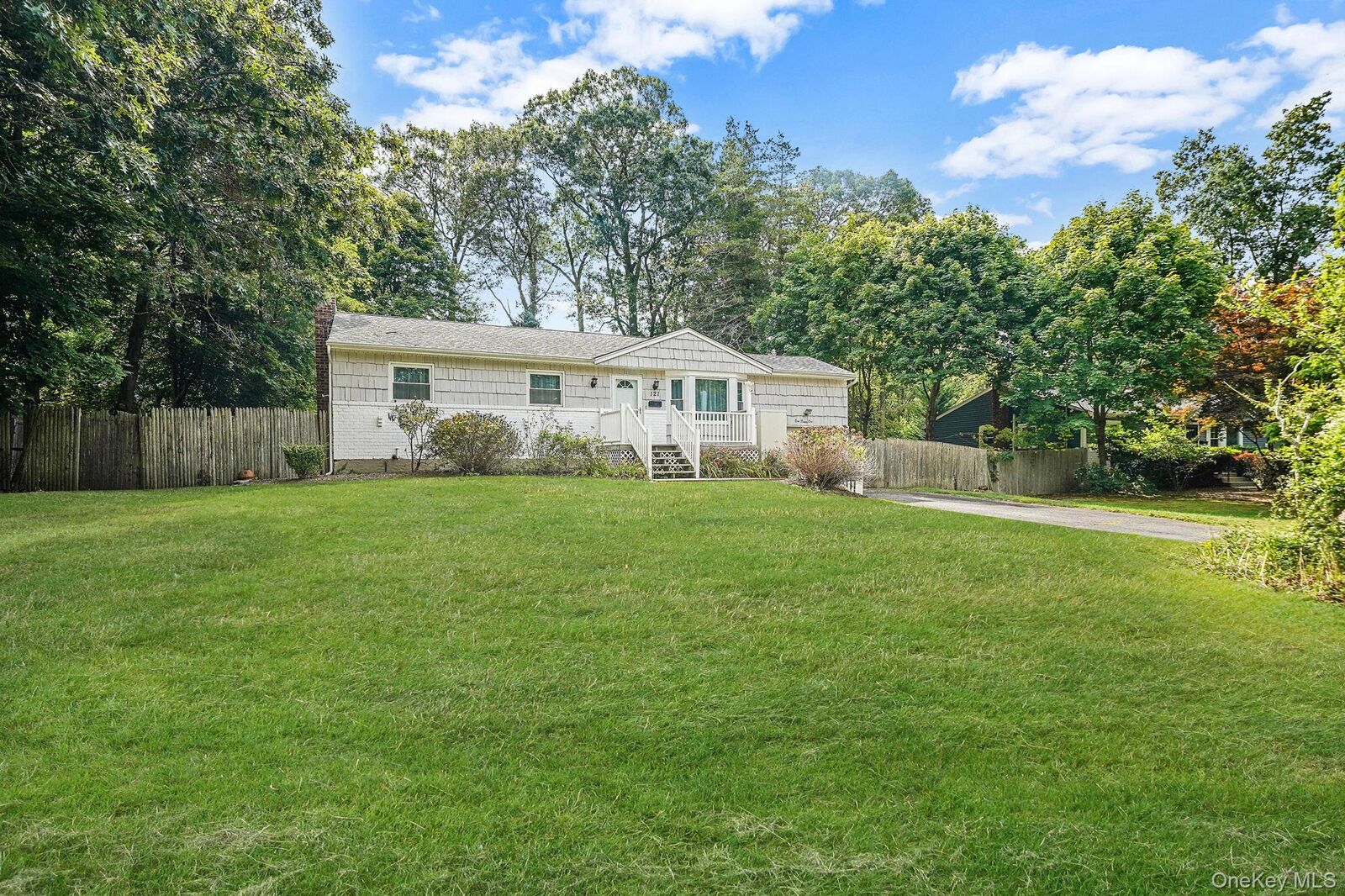 Property Photo:  121 Foxdale Lane  NY 11777 