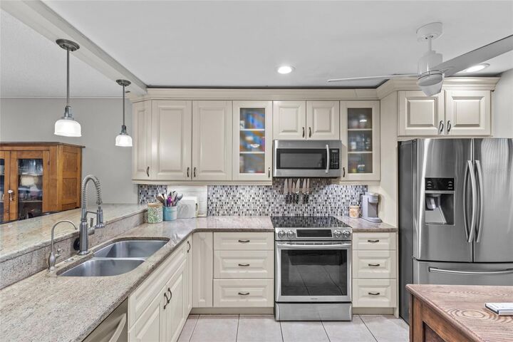 Property Photo:  1508 Pelican Cove Road 132  FL 34231 