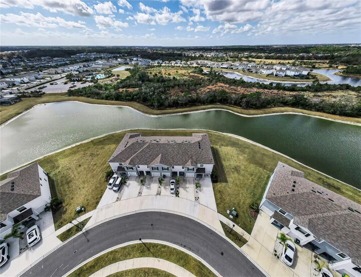 Property Photo: 33034 Major Oak Drive FL 33545