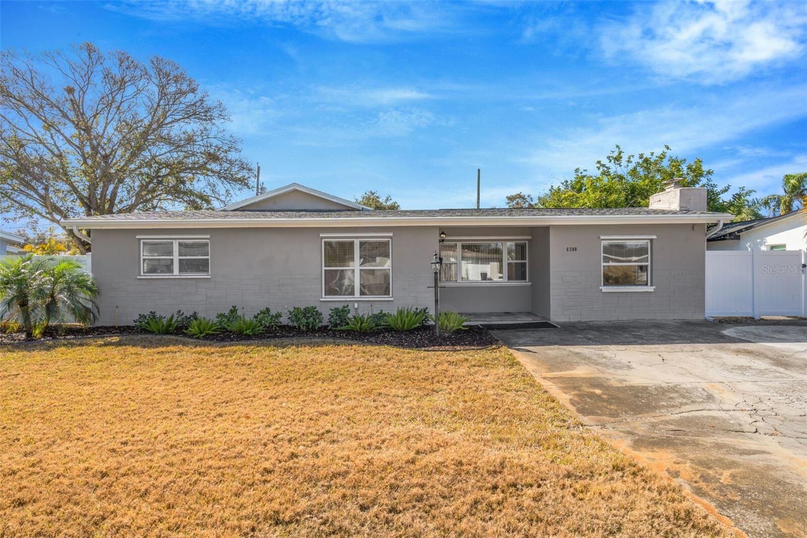 Property Photo: 6700 33rd Avenue N FL 33710