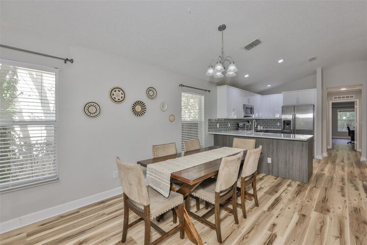 Property Photo:  2331 W Chestnut Street  FL 33607 