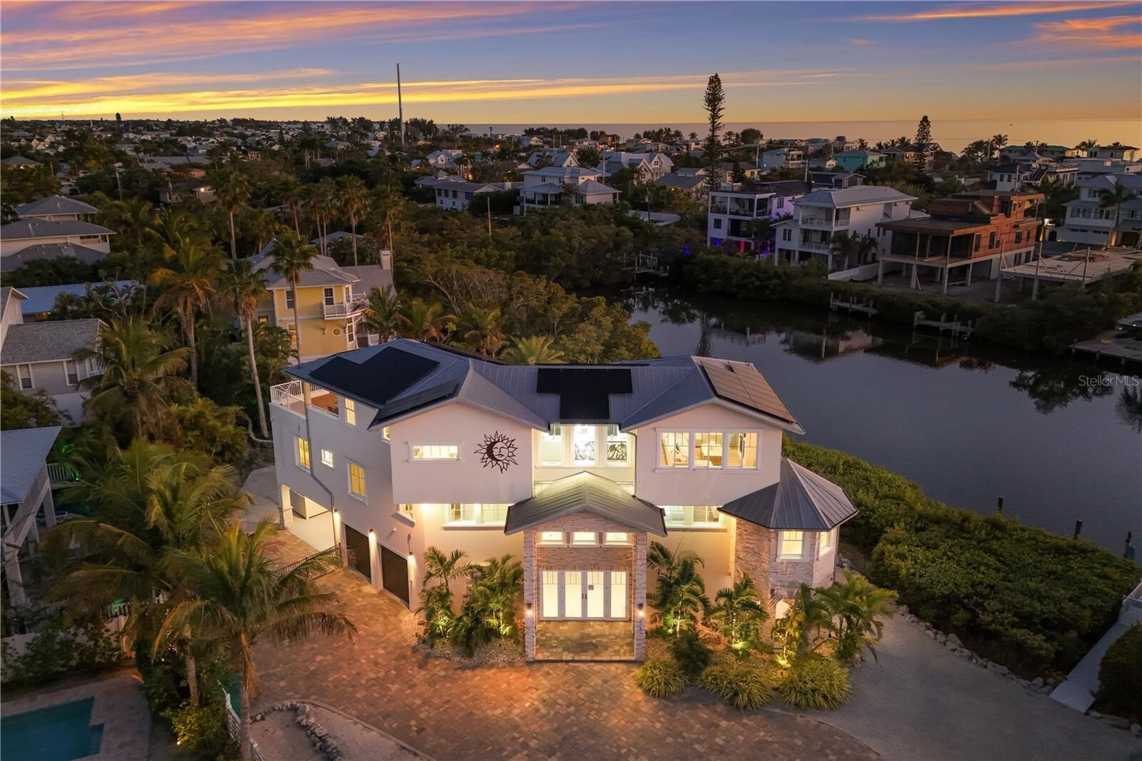 Property Photo: 313 Hammock Circle FL 34216