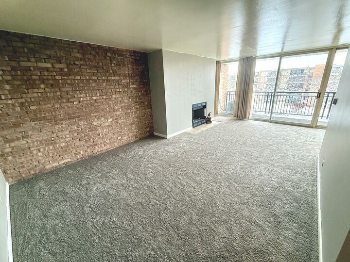 Property Photo:  6010 Oakwood Drive 5D  IL 60532 