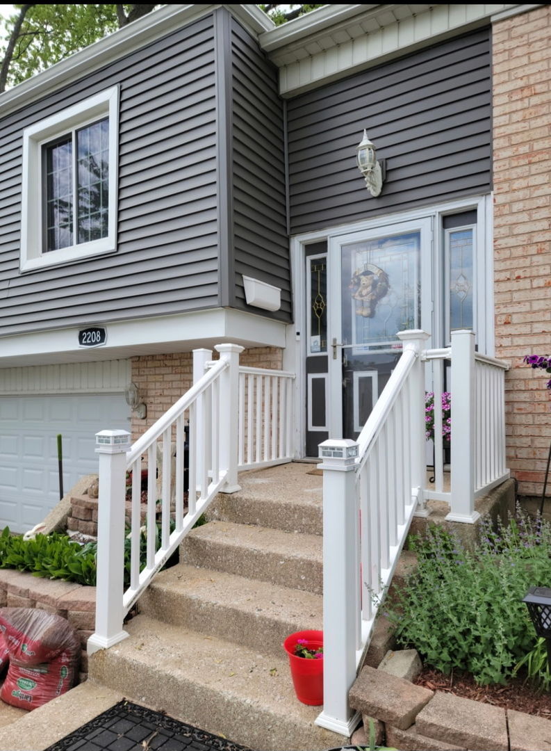 Property Photo:  2208 Hiawatha Parkway  IL 60517 