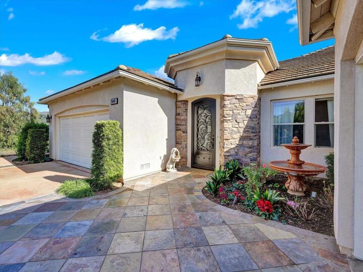 Property Photo:  25440 Rue Lausanne  CA 92026 