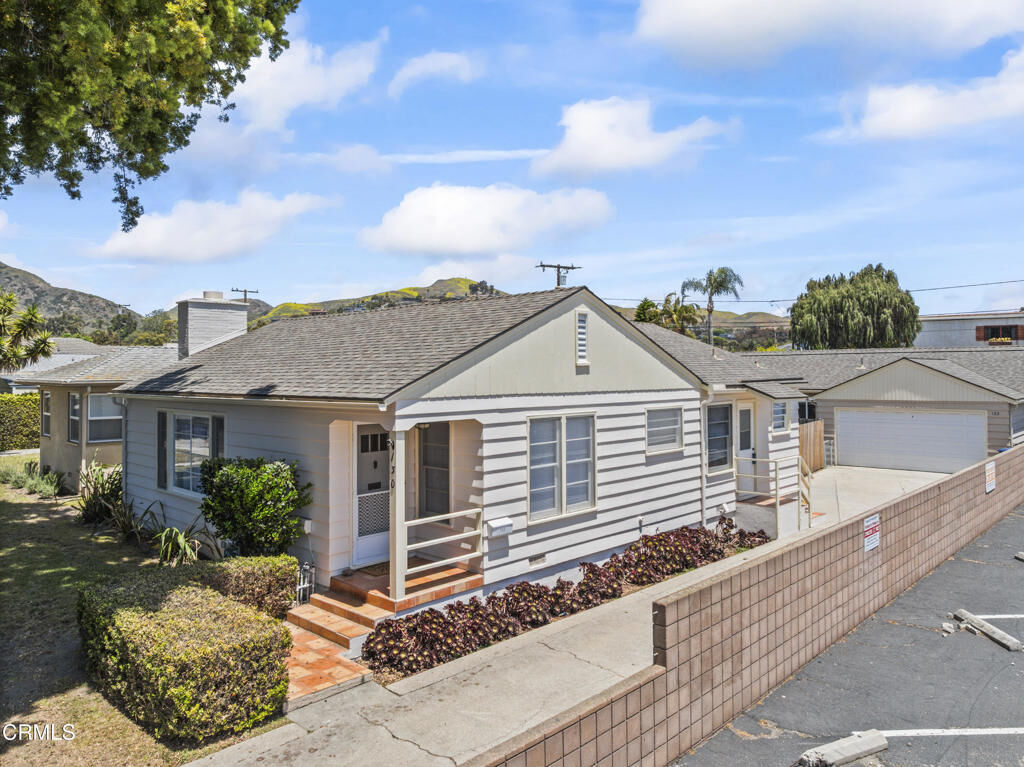Property Photo:  130 132 Virginia Drive  CA 93003 