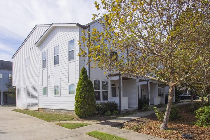 Property Photo:  1034 Maynor Ave  TN 37216 