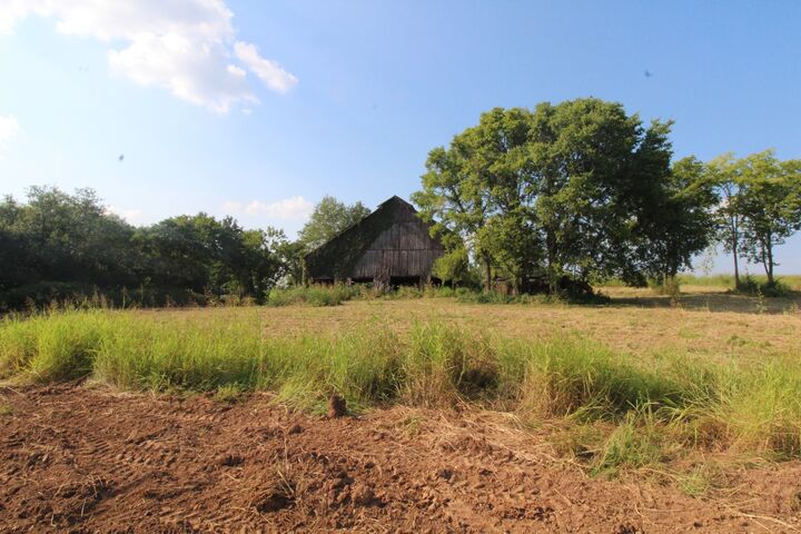 Property Photo:  2716 Hartsville Pike  TN 37031 