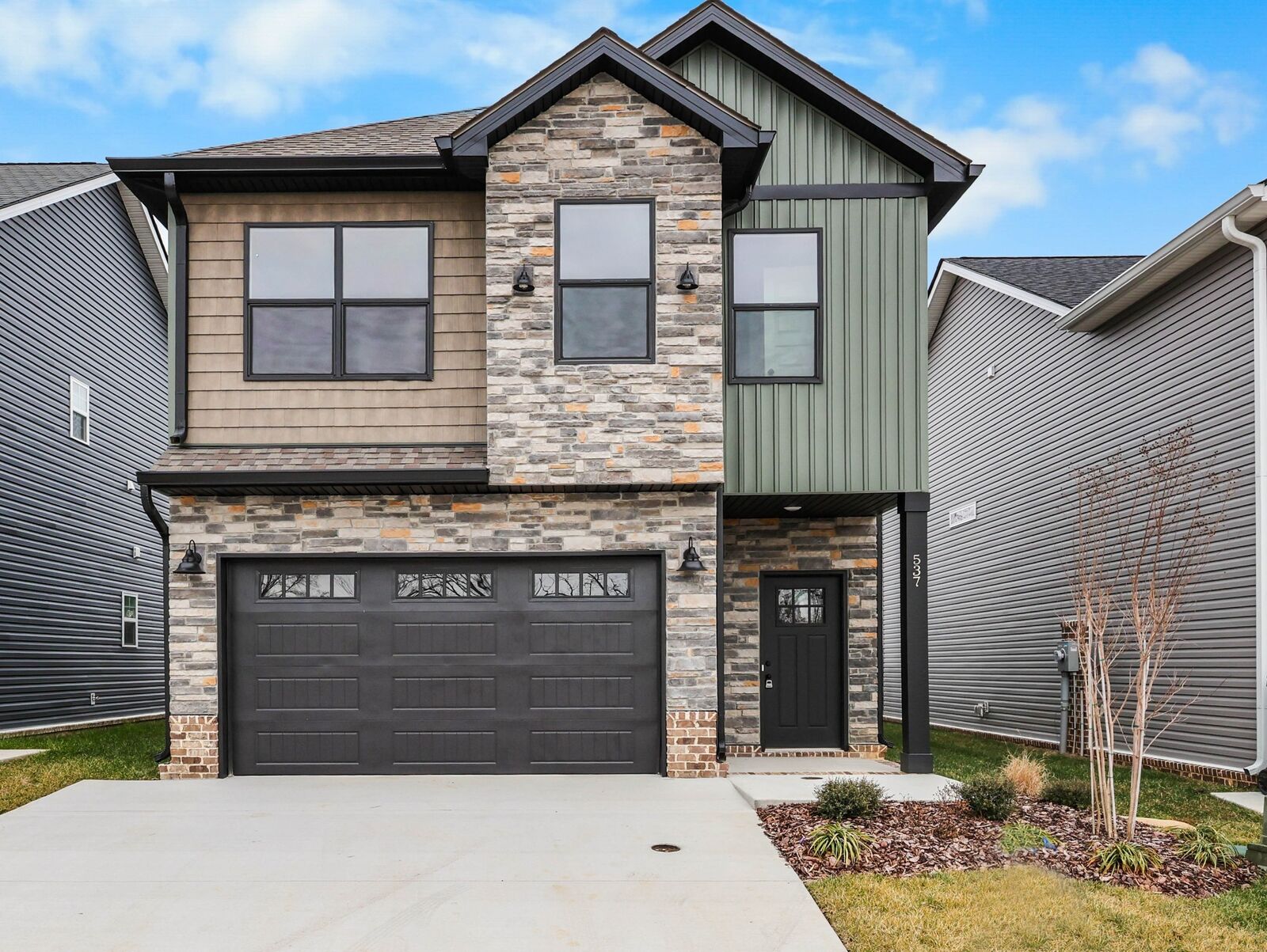 Property Photo:  537 Charleston Cove Way  TN 37043 