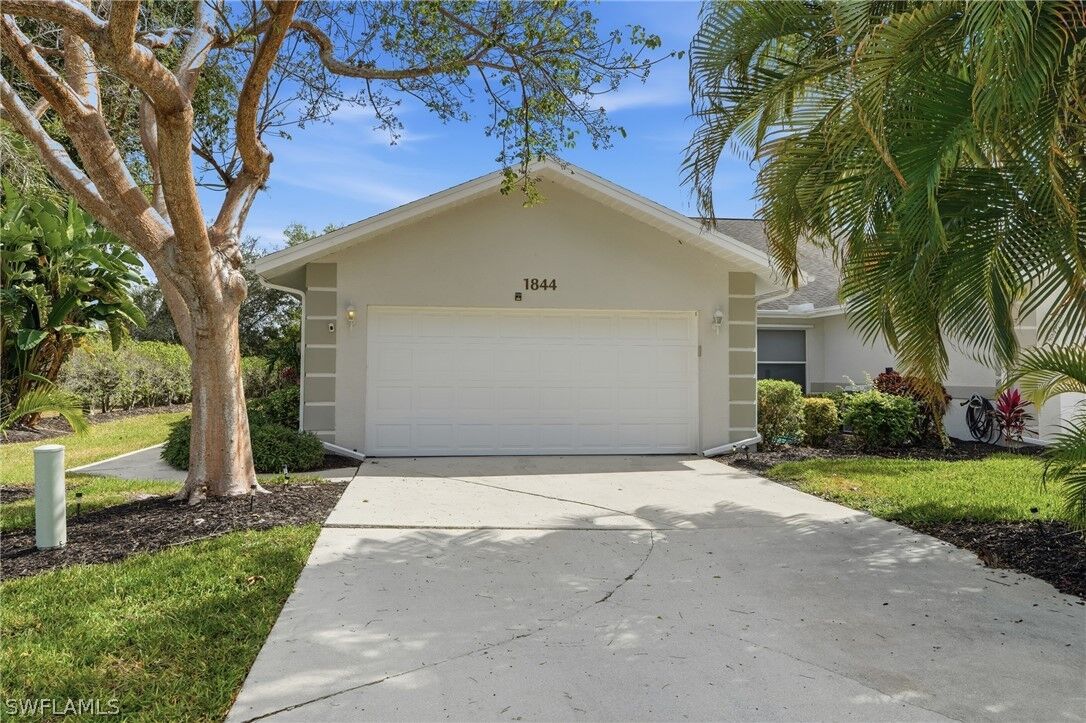Property Photo: 1844 W Crown Pointe Boulevard FL 34112