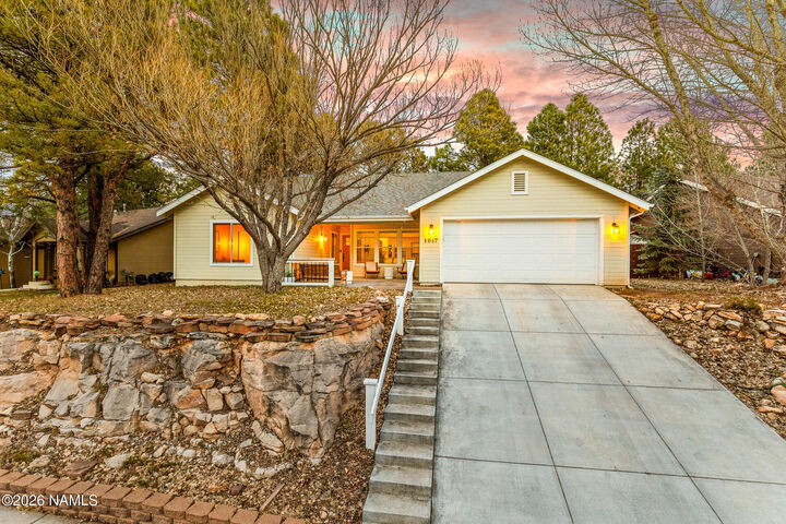 Property Photo: 1017 W Lil Ben Trail AZ 86005