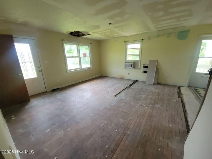 Property Photo:  306 Bond Lane  NC 28460 