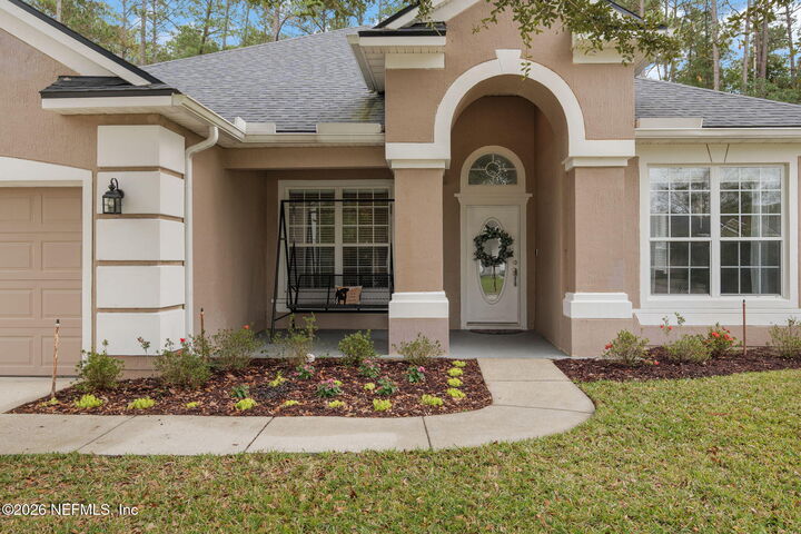 Property Photo: 10578 Castlebar Glen Drive S FL 32256