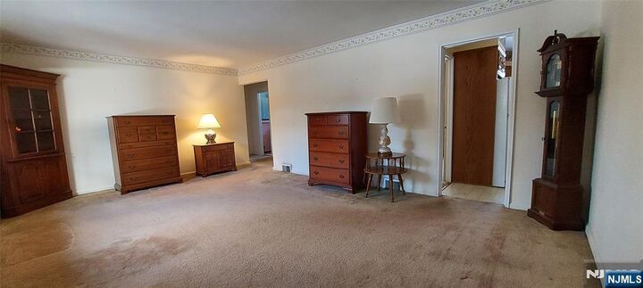 Property Photo:  412 Flaker Drive  NJ 07481 