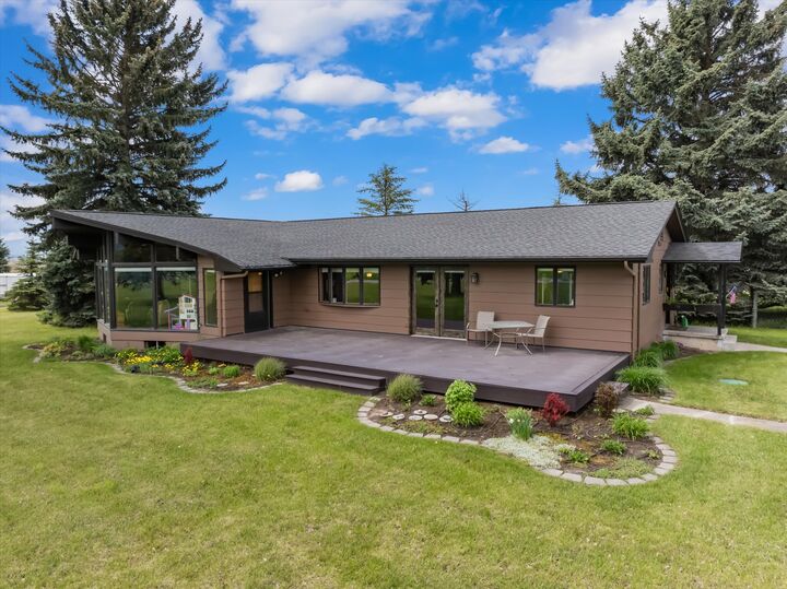 Property Photo:  1020 Middle Road  MT 59912 