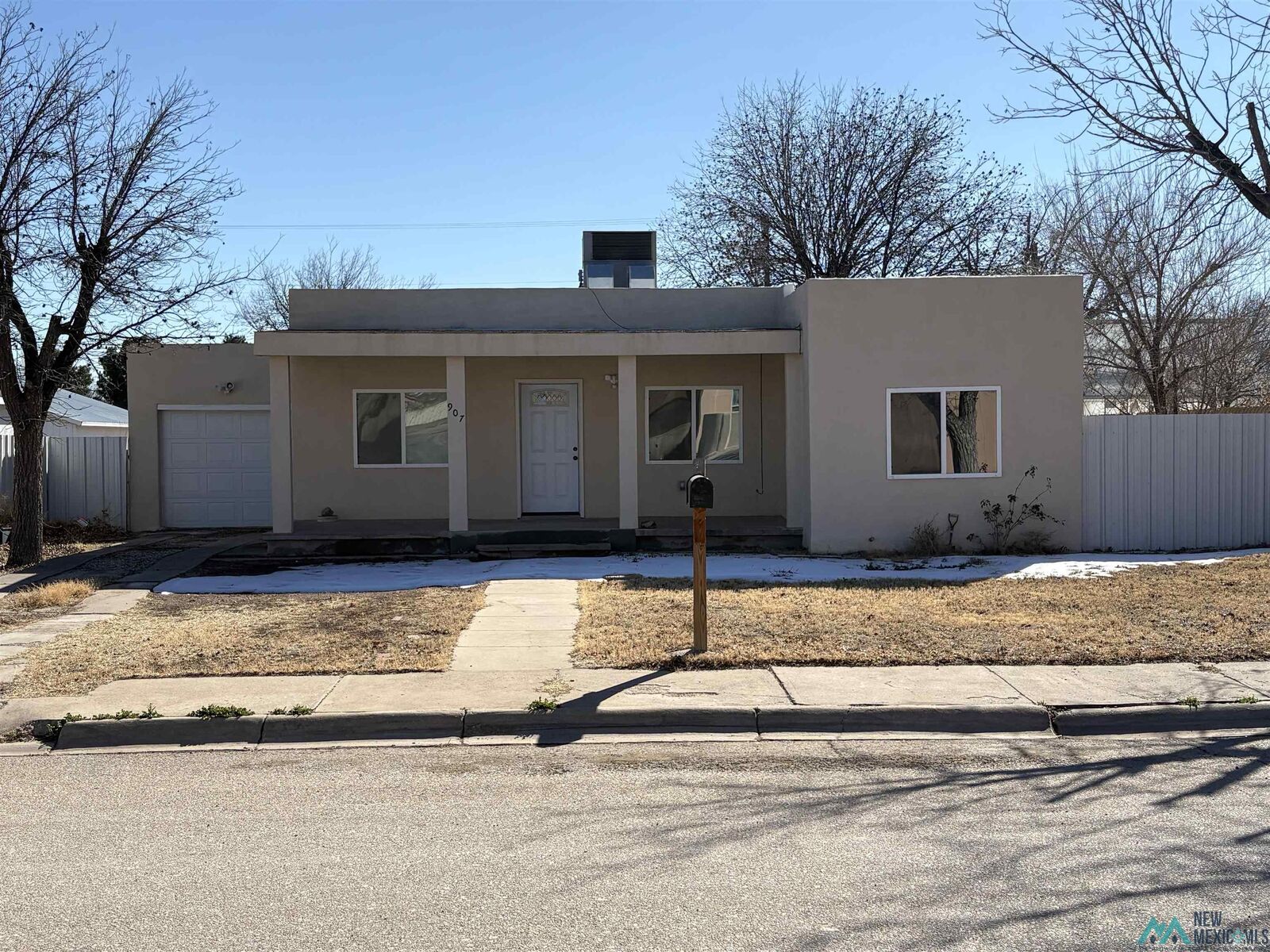 Property Photo:  907 W Dallas Avenue  NM 88210 