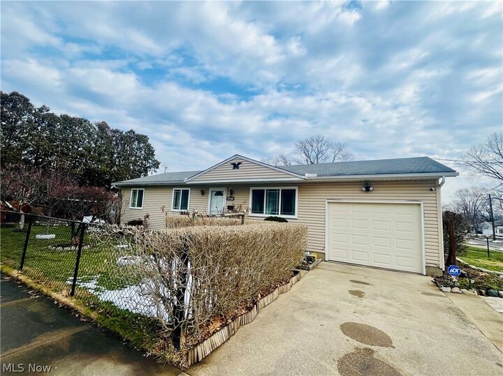 Property Photo:  2275 Edwin Avenue  OH 44314 