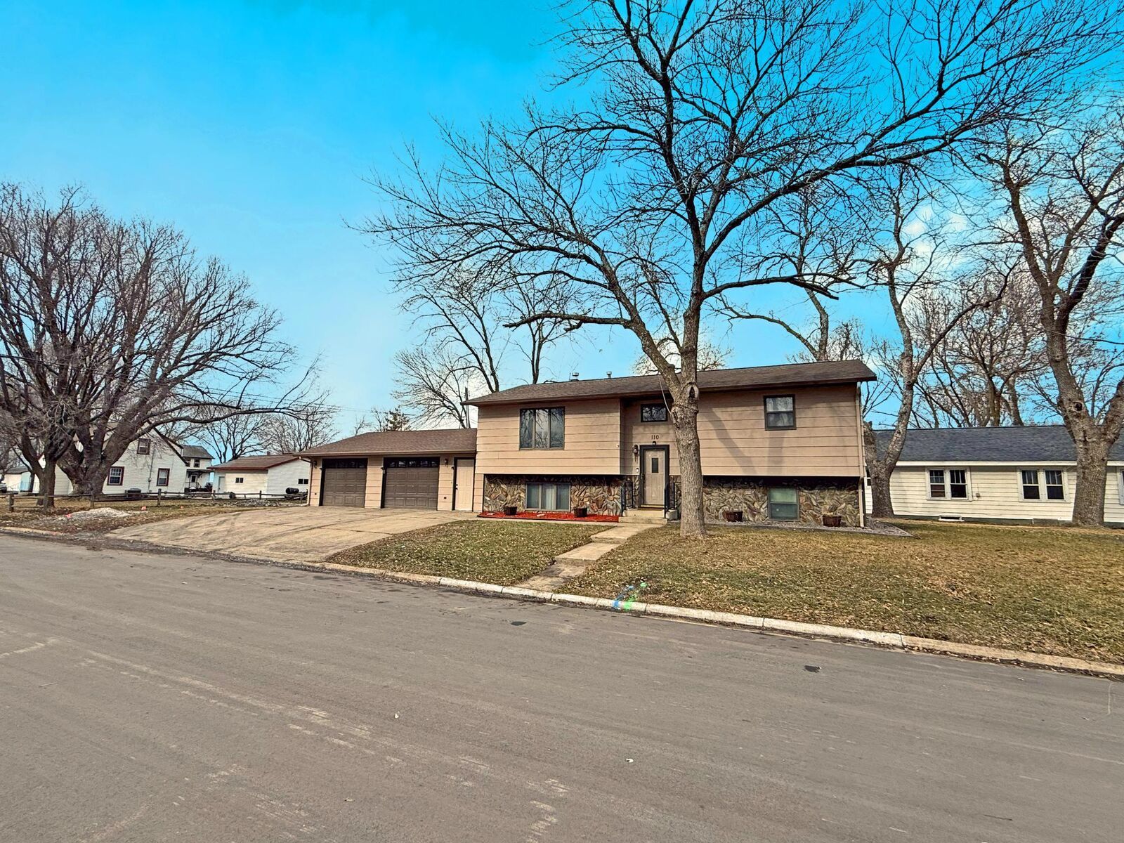 Property Photo: 110 Park Avenue MN 56253