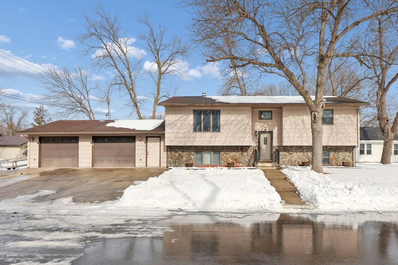 Property Photo:  110 Park Avenue  MN 56253 