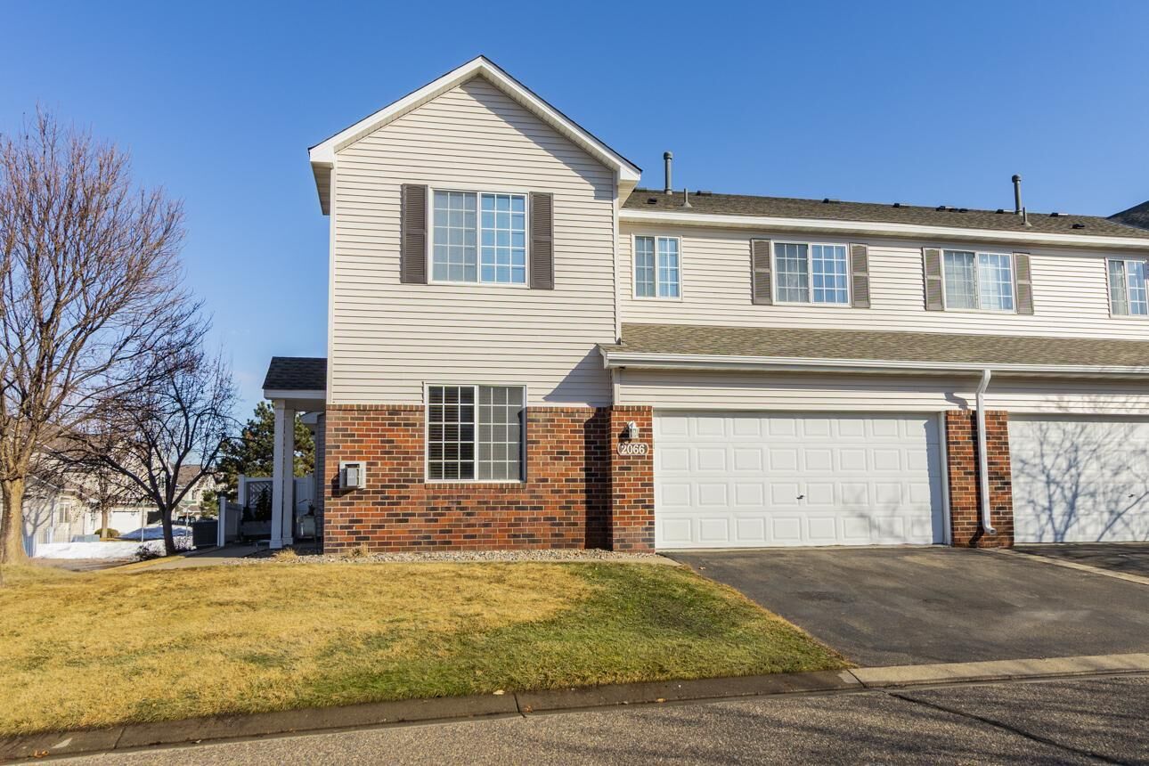 Property Photo:  2066 Mockingbird Avenue  MN 55379 