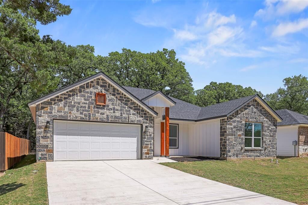 Property Photo:  11308 Cedar Drive  TX 75156 