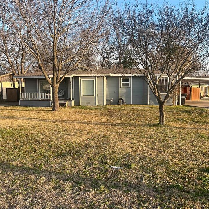 Property Photo: 2521 Broadview Street TX 75402