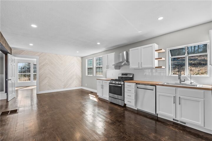 Property Photo: 22198 E Ar 12 Highway AR 72756