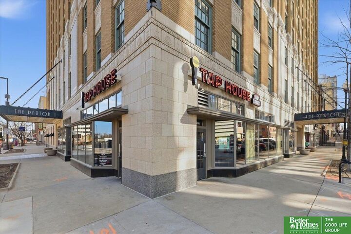 Property Photo: 1403 Farnam Street 512 NE 68102