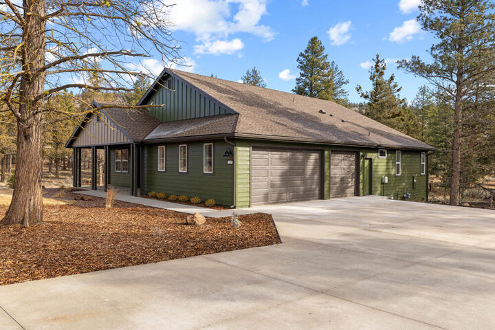 Property Photo: 1205 Vine Maple Drive OR 97601