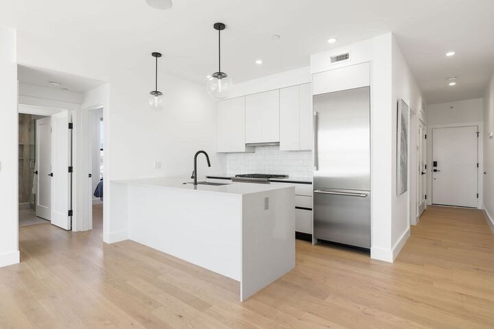 Property Photo:  472 W Broadway 501  MA 02127 