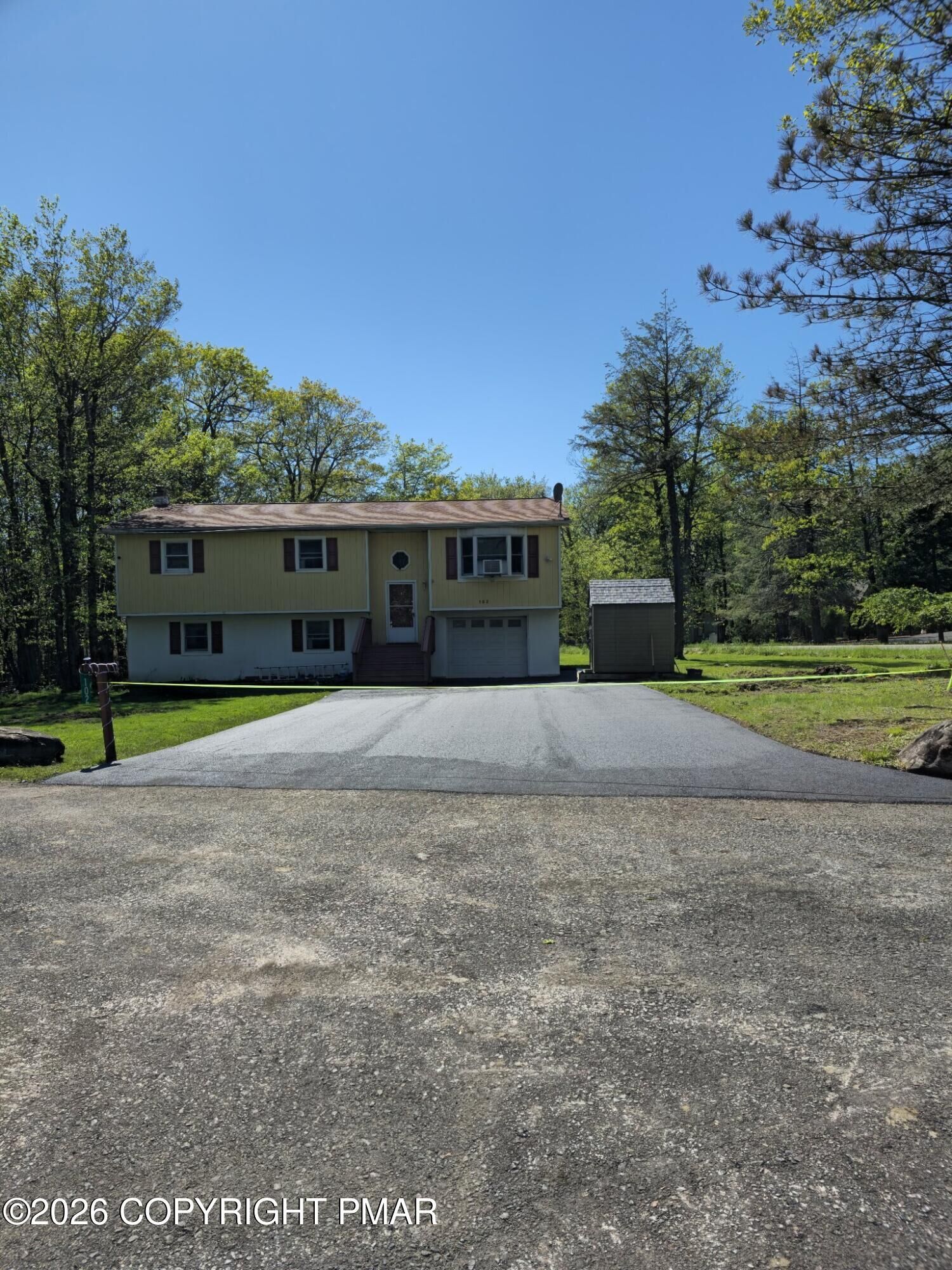 Property Photo:  102 Tulip Trail  PA 18466 