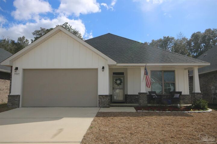 Property Photo: 3849 Ranch Rd FL 32571