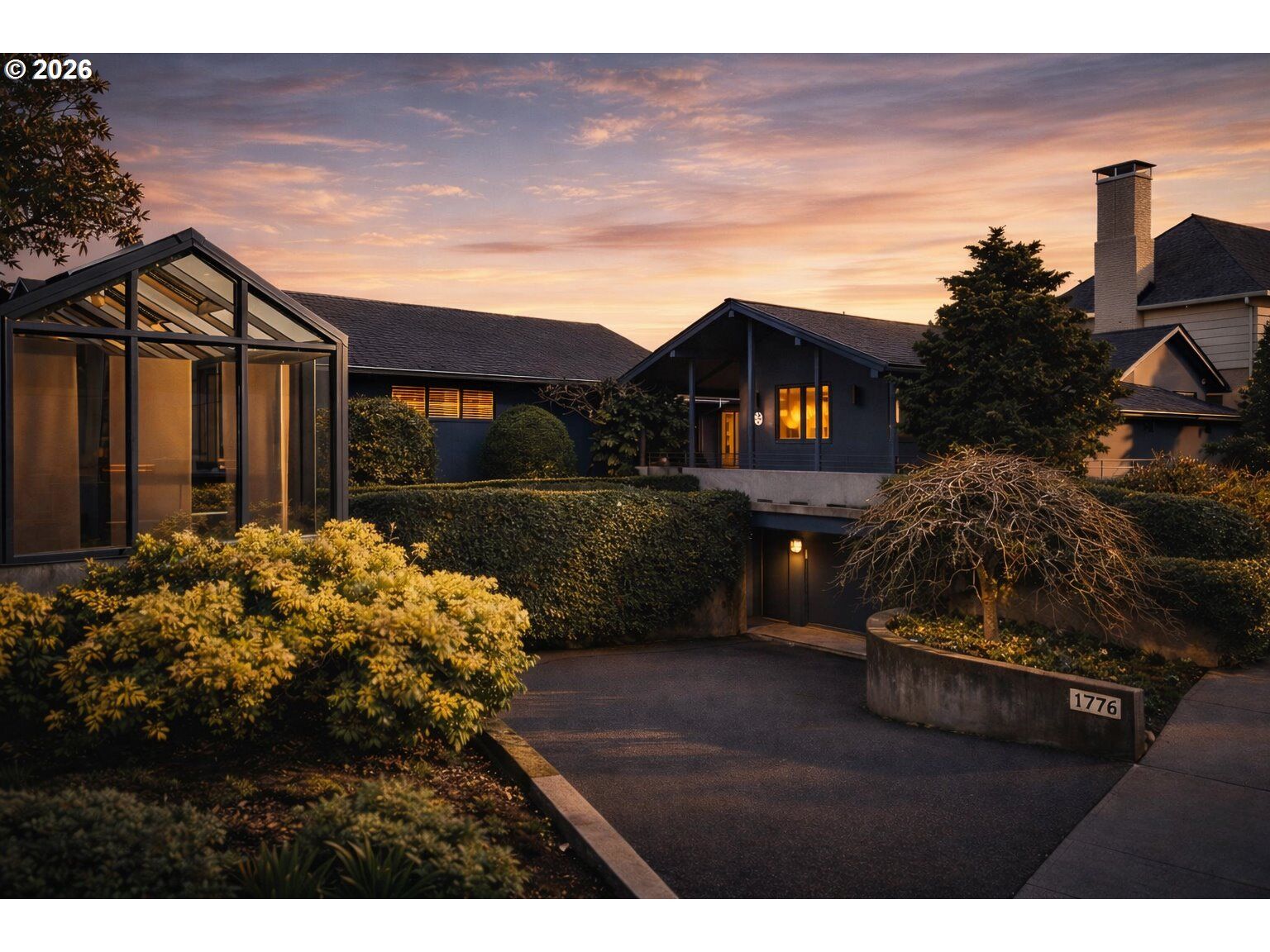 Property Photo: 1776 SW Montgomery Dr OR 97201