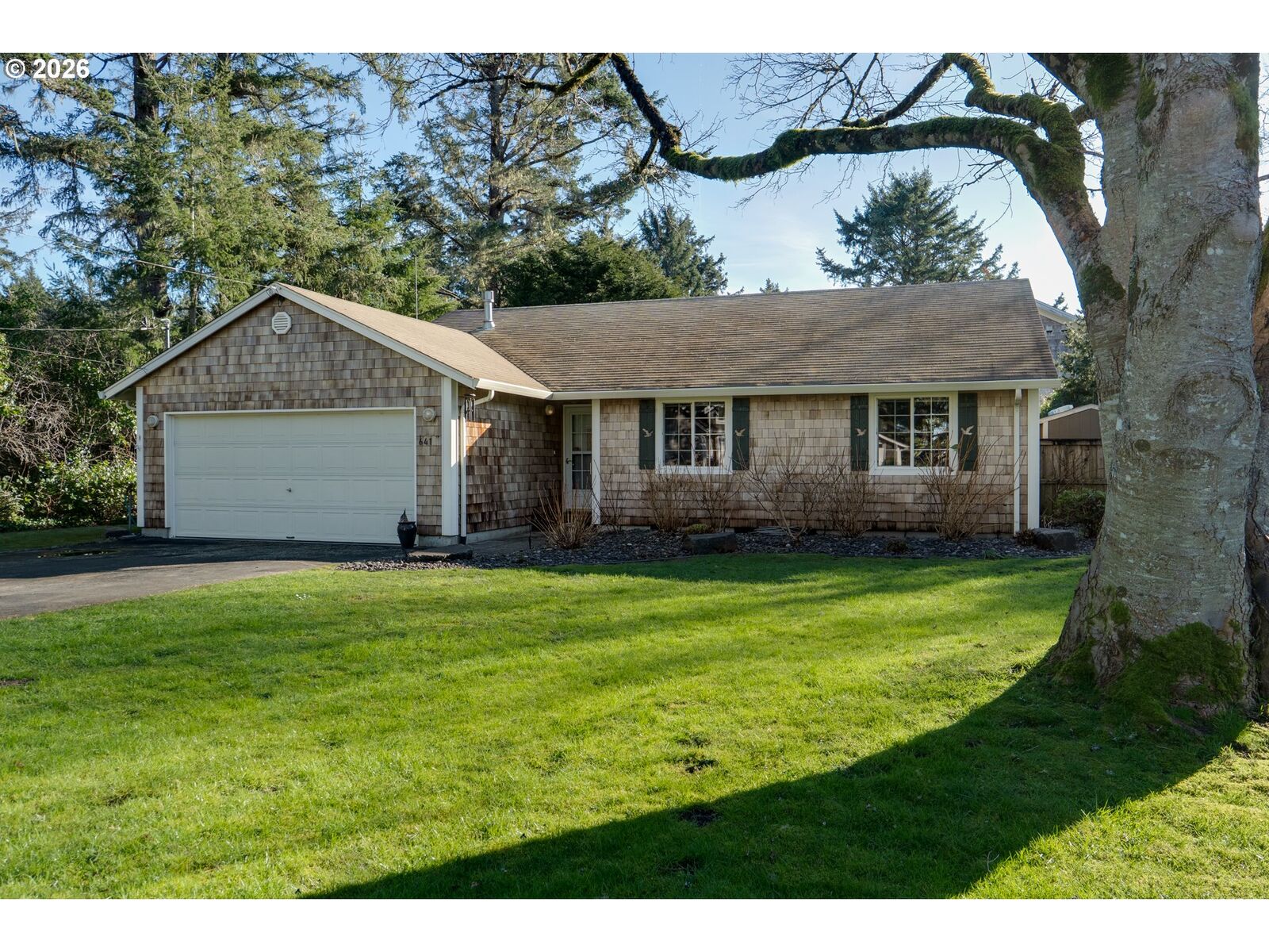 Property Photo: 641 6th St OR 97138