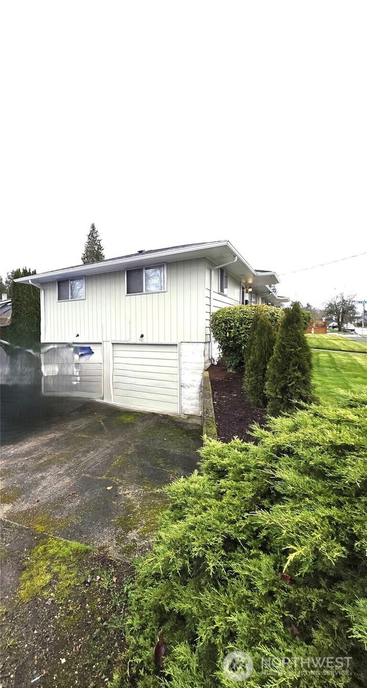 Property Photo:  815 S Alder Street  WA 98405 