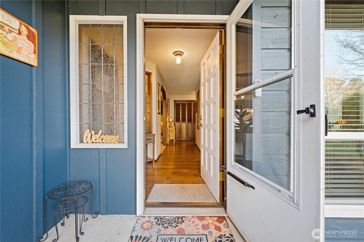 Property Photo: 4014 Rosewood Street WA 98632