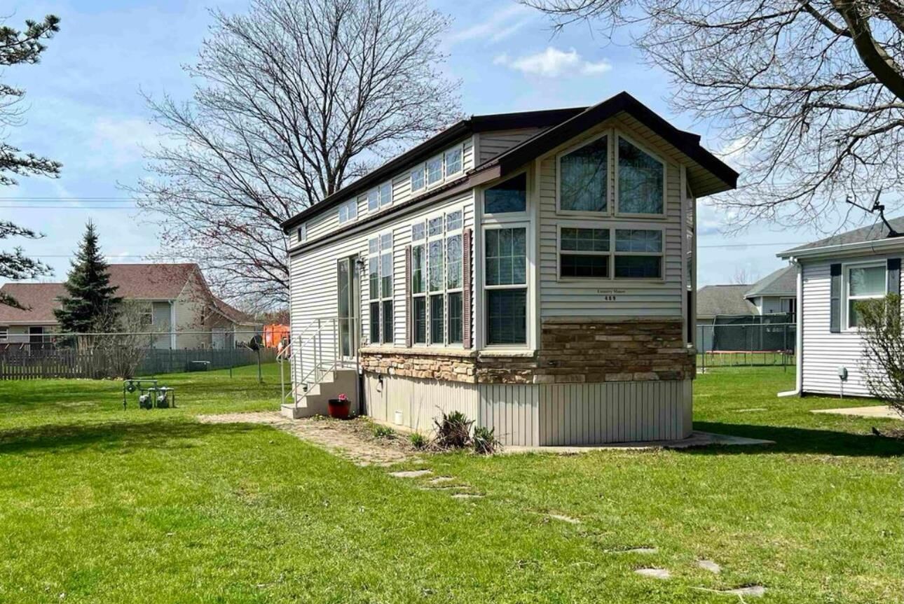 Property Photo:  409 Spruce Drive  IL 61008 