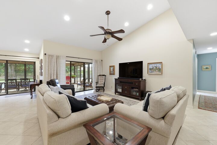 Property Photo:  6750 Eastpointe Pines St Street  FL 33418 