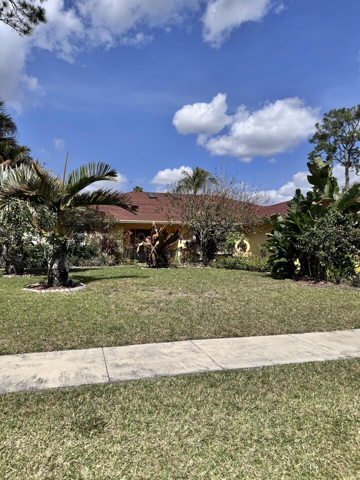 Property Photo:  14581 Stirrup Lane  FL 33414 