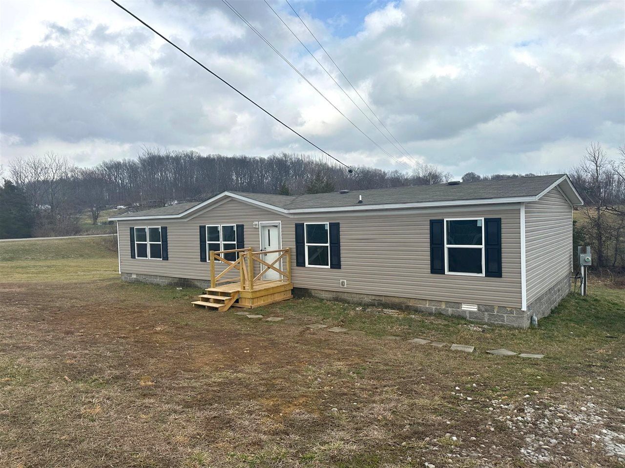 Property Photo:  20 No Tree Lane  KY 42141 