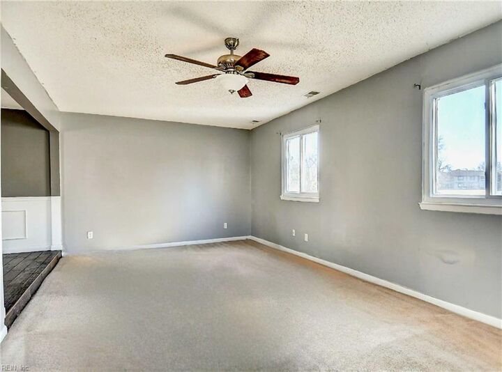 Property Photo: 727 Alder Cir VA 23462