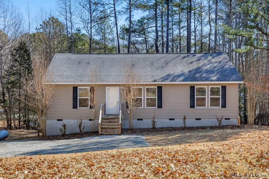 Property Photo: 1103 Breezewood Ln NC 27842