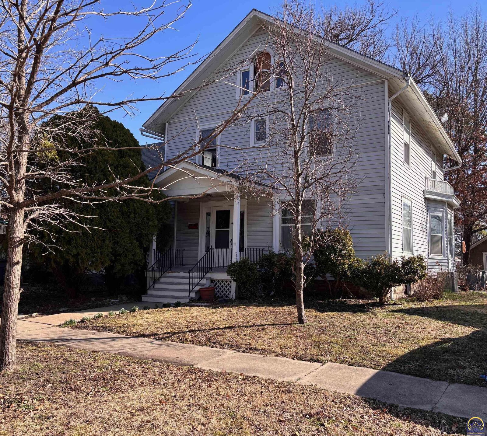 Property Photo:  712 Neosho St  KS 66801 